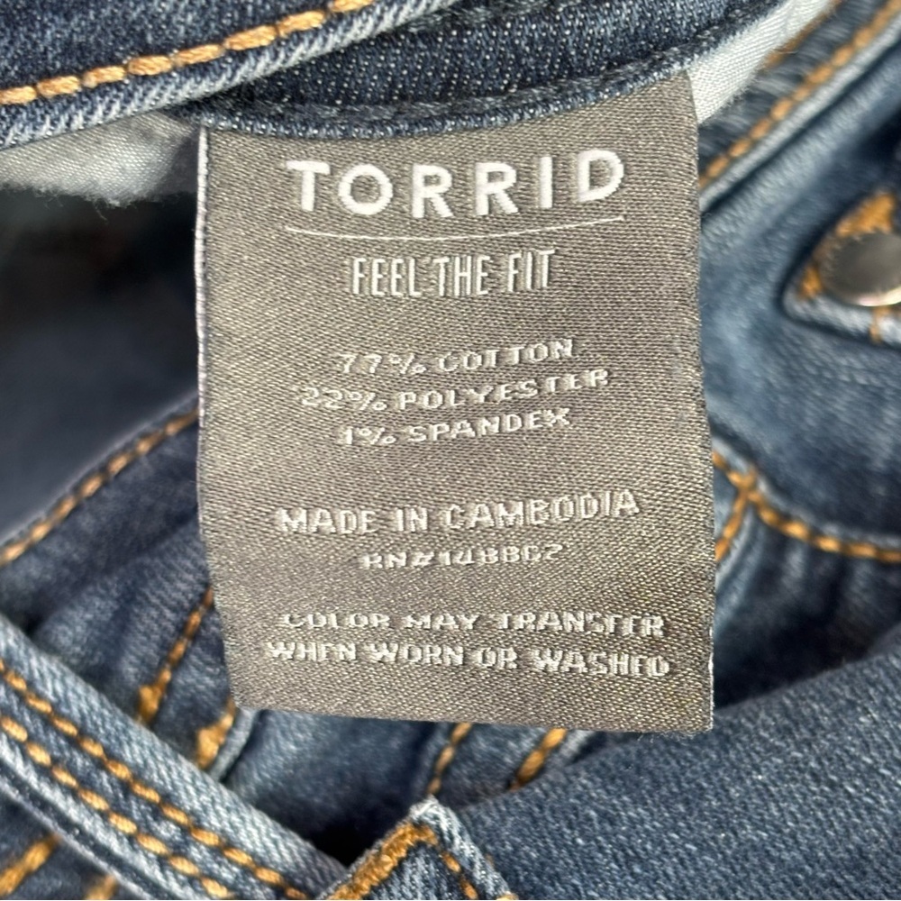 Torrid Size 12S Short Luxe Slim Boot Bootcut Jeans Super Stretch Mid Rise in EUC - Picture 9 of 15